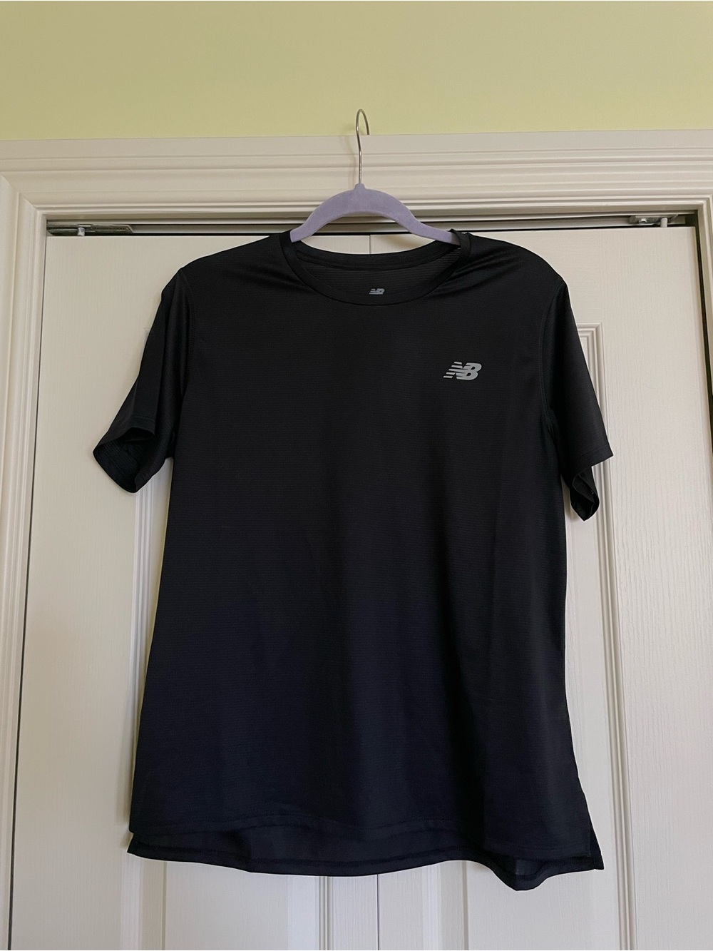 BNWT New Balance black t shirt